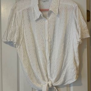 NWOT White Eyelet Blouse Short Sleeve Front Tie 16